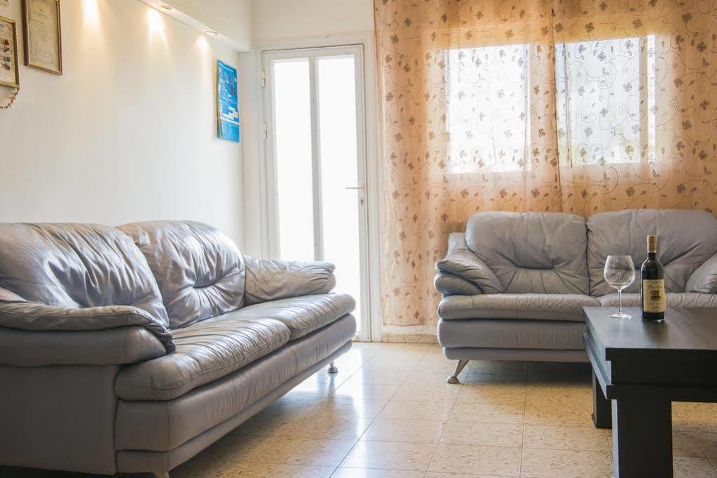 Yaakov'S Apartment Migdal Ha'Emeq Exterior photo